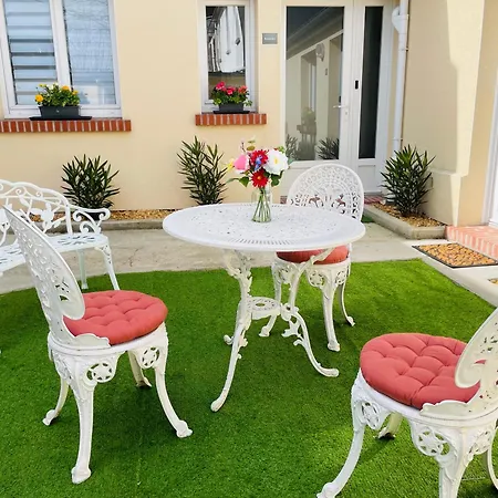 Le Jardin Des Plantes Rouen Studios Et F2 Au Calmes, Terrasse, Stationnement Gratuit Exterior photo