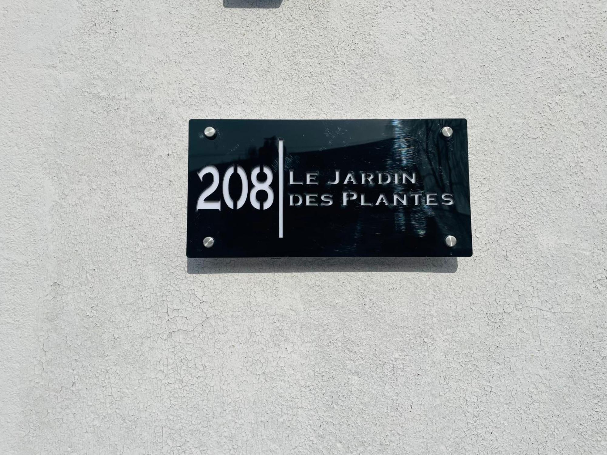 Appartement Le Jardin Des Plantes Et F2 Au Calmes, Terrasse, Stationnement Gratuit *
